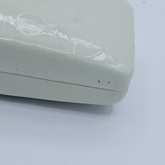 Coach Cream Embossed Logo Clam Hard Shell Eye Glasses Case - Picture 2 of 7